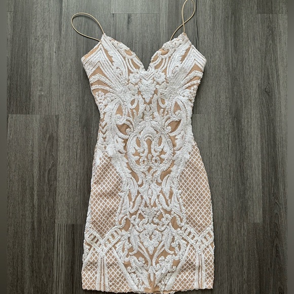 B. Darlin Womens Juniors Sequined Mini Bodycon Dress White/Cream - Picture 2 of 7